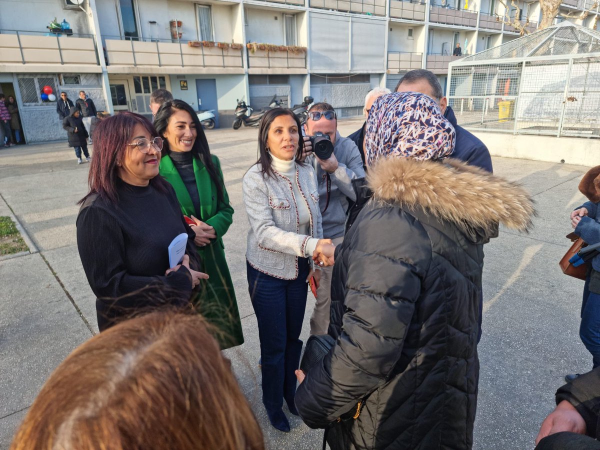 hayat_atia's tweet photo. Un message de paix et de fraternité apporté par Madame @LatifaIbnZ aujourd’hui à #Fontvert.
Grâce à Nora Braia et @bruno_benjam1 cette rencontre a pu être organisée et nous avons bu les paroles rassembleuses et pleines d’amour malgré le drame qu elle a vécu.
1/2 https://t.co/Fnm3Md3mxc