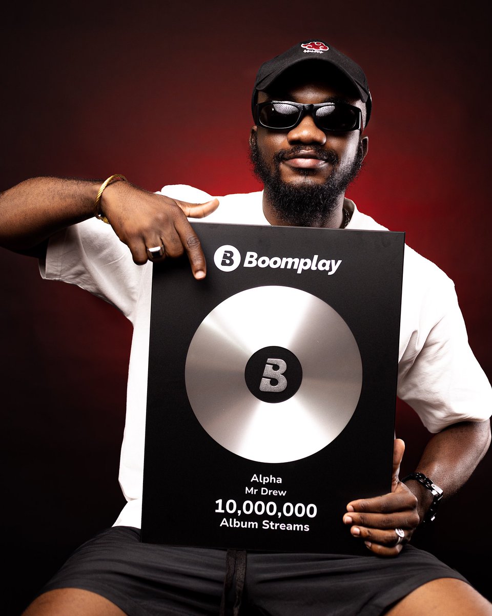 BoomplayGhana's tweet photo. Congratulations to @mrdrewofficial on this massive win🔥🔥🔥! Over 5M streams on #S3k3, 10M+ streams on the #AlphaAlbum and over 30M total streams on #Boomplay! 

#BoomplayAwards2023 #HomeOfMusic #MusicForYou https://t.co/wNvPRvOAI6