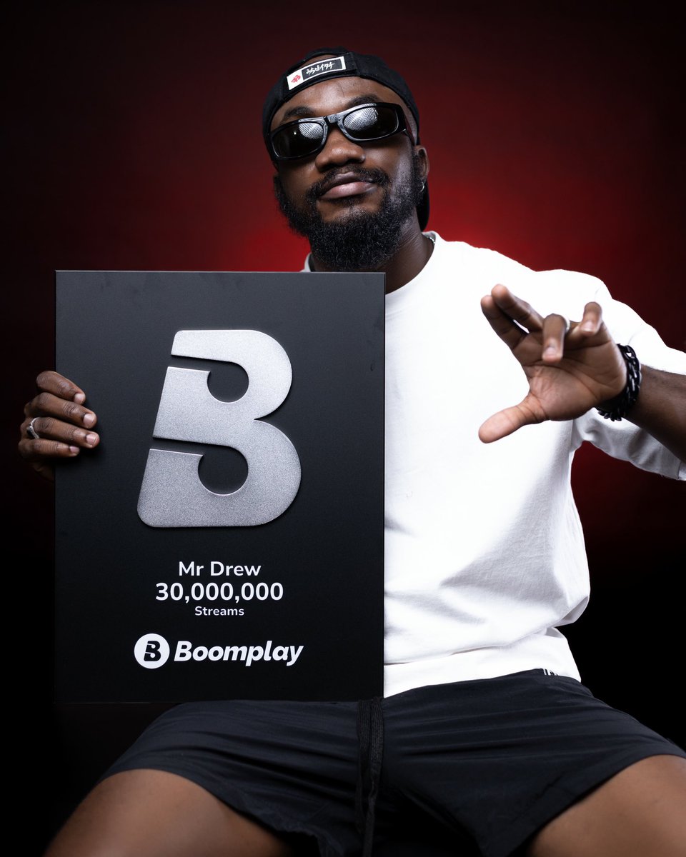 BoomplayGhana's tweet photo. Congratulations to @mrdrewofficial on this massive win🔥🔥🔥! Over 5M streams on #S3k3, 10M+ streams on the #AlphaAlbum and over 30M total streams on #Boomplay! 

#BoomplayAwards2023 #HomeOfMusic #MusicForYou https://t.co/wNvPRvOAI6