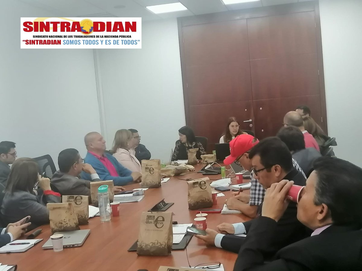 SINTRADIAN1997's tweet photo. Reunión dirección @DIANColombia y sindicatos, con la presencia de Jorge Iván rincón asesor Dian, experto en carrera administrativa y constitucionalista.
Lectura y análisis inicial de las propuestas radicadas
@maltescut1 @MintrabajoCol @cutcolombia @CNSCColombia @DAFP_COLOMBIA https://t.co/oIaBcN1S4h