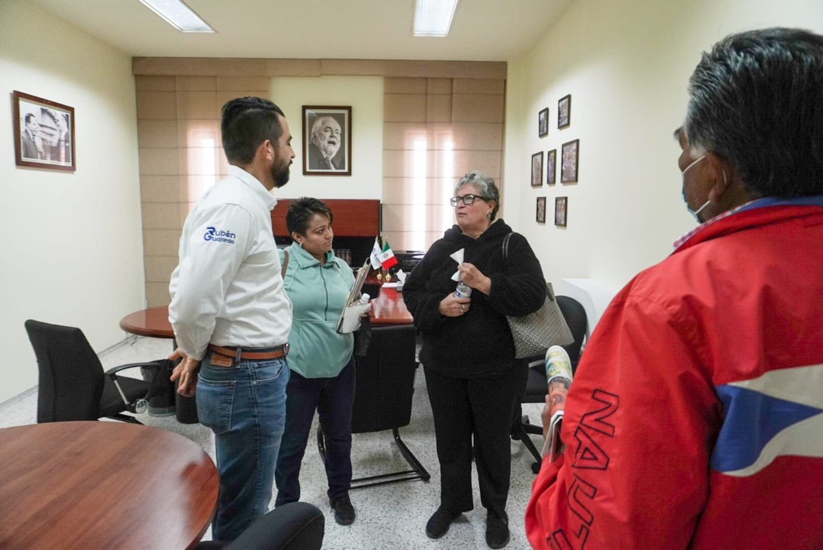 RubenGuajardoB's tweet photo. Seguimos trabajando juntos, por el Rosedal, #Dtto2 y #SanLuisPotosí. 🙌🏻
Felicito a la junta de mejoras del Rosedal por su compromiso en mejorar la zona y sus alrededores, saben que en la medida de mis posibilidades haré lo posible por ayudar y sostener las causas sociales. https://t.co/oMnF4qFoZY