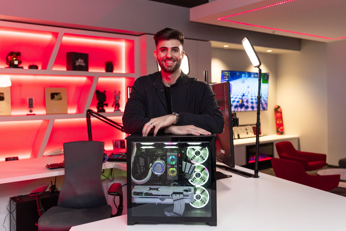 WE'RE GIVING AWAY A PC AND STREAMER STARTER KIT TO CELEBRATE THE OPENING OF ONI HQ! HERE'S HOW TO ENTER ⬇️ TAG A FRIEND LIKE THIS POST RETWEET THIS POST FOLLOW @sypherpk FOLLOW @onistudiosgg