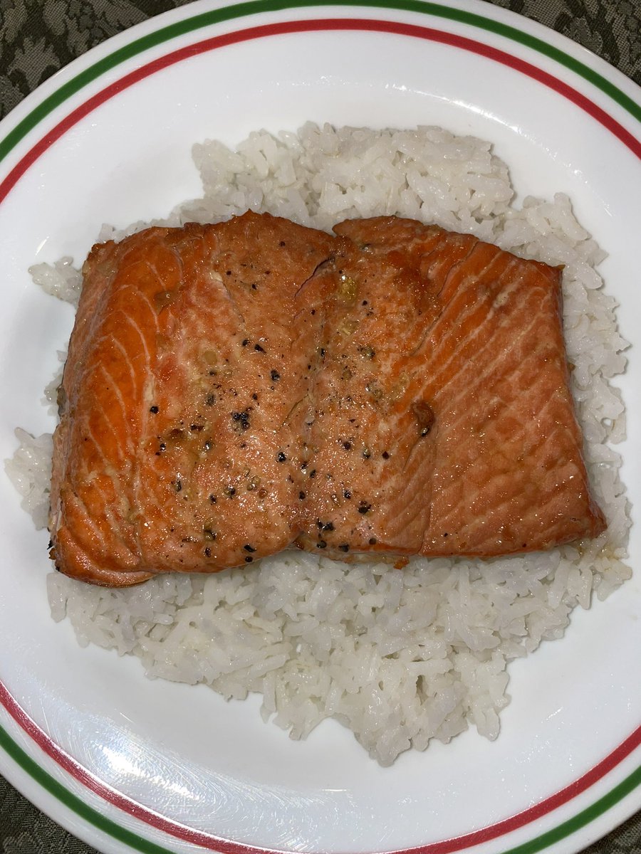 the_vitale's tweet photo. last night cooking salmon for the first time 😌 https://t.co/BPsTkuP5XF