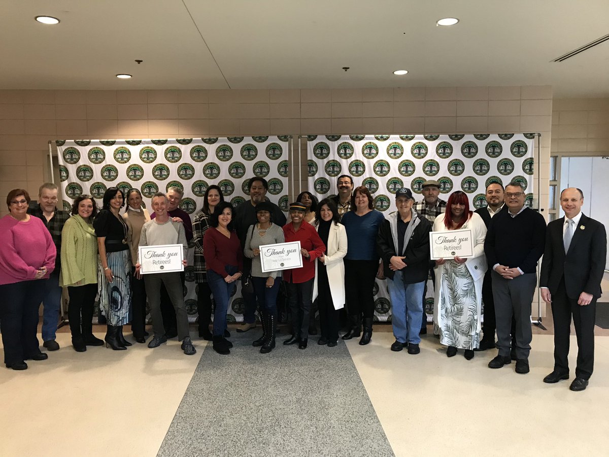 Please join us in congratulating all of the @chicagoparks retirees! 🎉🎉🎉 Thank you all for your most valuable contributions to the Park District. May your next chapter in life be full of new adventures!