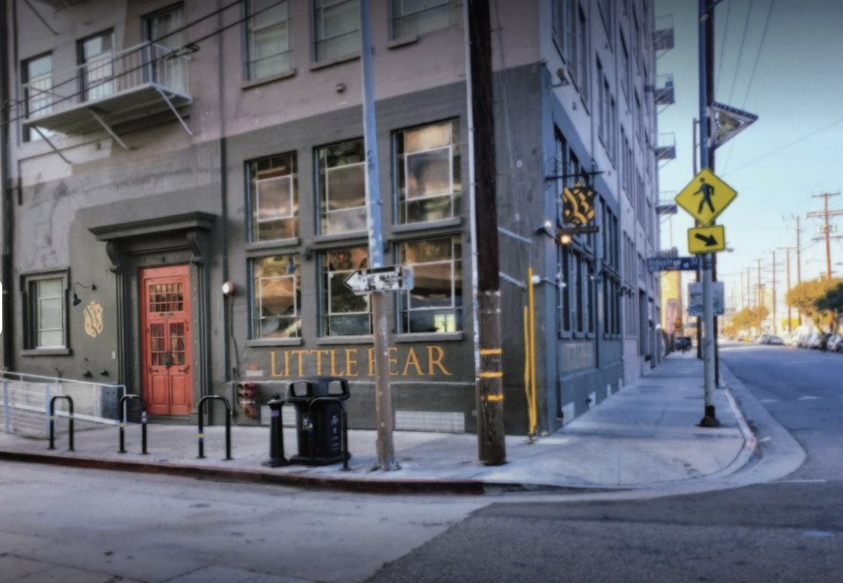 barrittsmixers's tweet photo. Save water. Head over to @littlebearbar.
Located in the heart of #LosAngeles, this local fave spot serves up events, live artists, DJs, delish eats, and -- best of all -- Barritt’s cocktails.
Learn more at https://t.co/Ey7X6iAtKw.
#la #larestaurant #labar #lanightlife https://t.co/1ruRhHxXf1
