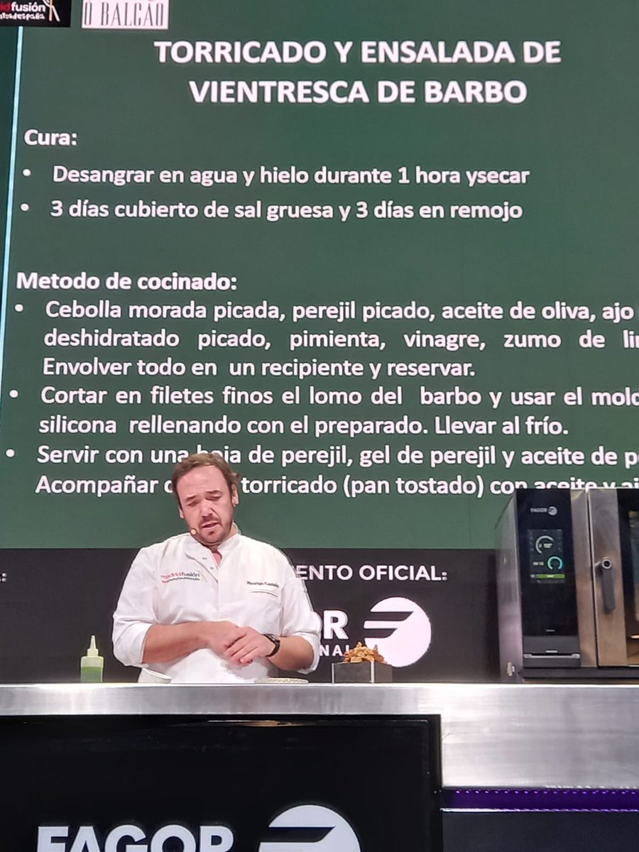 FoodandTravelMX's tweet photo. ¿Conoces las cualidades del pescado de río? El chef #RodrigoCastelo de #TabernaOBalcao cuenta en @madridfusion que ha centrado su menú en cocinar 17 pescados que son depredadores de las especies nativas de Portugal. Así preserva el ambiente y ofrece pescados curados potentes. https://t.co/va6nIgIaUH