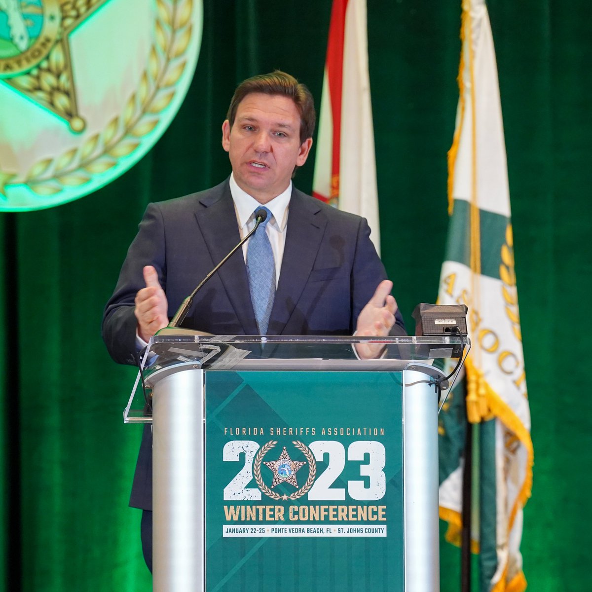 GovRonDeSantis's tweet image. It was great to meet sheriffs from across Florida and to share my appreciation for all they do for our state. 

The work of our sheriff departments in Florida has been vital to Florida’s crime rate being at a 50-year low and down nearly 10% year-over-year.