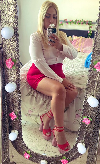 Lindo d&iacute;a bbys adivinen de qu&eacute; color es mi tanguita de hoy💋 https://t.co/dtchCC3oyq<a href="/tag/hotwife"class="tags"><span>#hotwife</span></a><a href="/tag/lunesdemotivacion"class="tags"><span>#lunesdemotivacion</span></a><a href="/tag/swingerhotwife"class="tags"><span>#swingerhotwife</span></a><a href="/tag/lenceriahot"class="tags"><span>#lenceriahot</span></a>