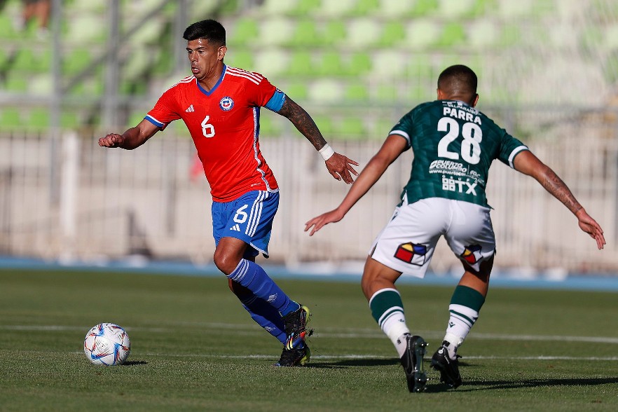 PrensaFutbol's tweet photo. Berizzo sigue sin convencer: #ChileSub23 🇨🇱 fue aplastado por #Wanderers 🟢⚪️ https://t.co/4rqBerT1S4 https://t.co/KaI0VKgGWL