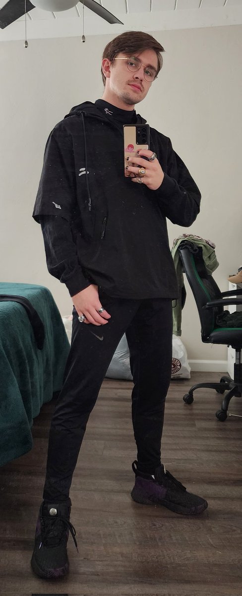 Nyithra's tweet photo. Hastwt looking pretty hawt do I qualify?
#hastwtselfieday
#hasanPRyear
(I'm farming for validation please give it to me) https://t.co/HDOmMhBFfO