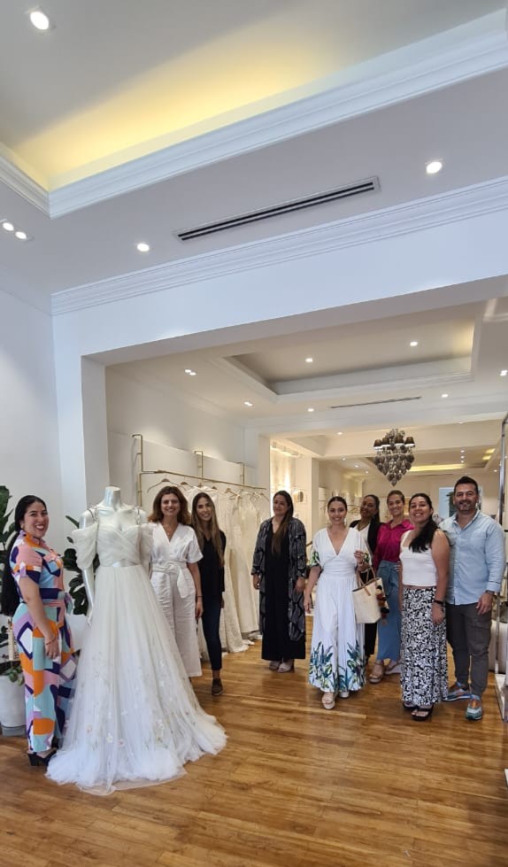 PROCOLOMBIACO's tweet photo. 💒 @ProColombiaCo invitó del 22 al 28 de enero 6⃣ wedding planners que hacen parte de #IADWP, provenientes de Chile 🇨🇱, Costa Rica 🇨🇷, Ecuador 🇪🇨, México 🇲🇽, Panamá 🇵🇦 y Perú 🇵🇪, para que conozcan la oferta en turismo romance 💍❤️ que tienen Barranquilla y Santa Marta. https://t.co/JIoTVbwvVj