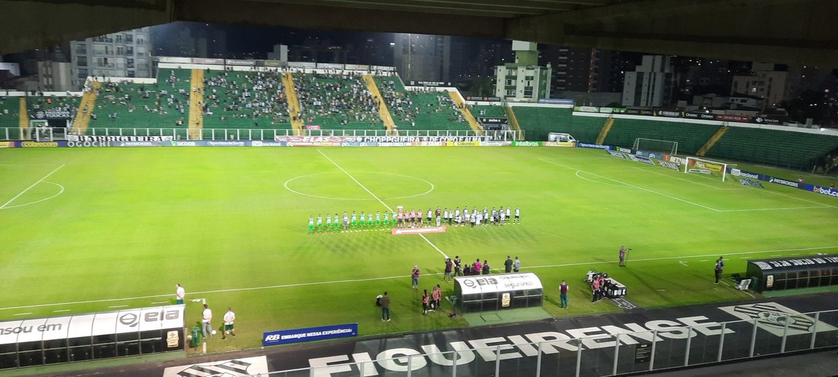 Figueirense x Chapecoense, direto do Scarpellão. Acompanhe: youtube.com/@radiotvfiguei…