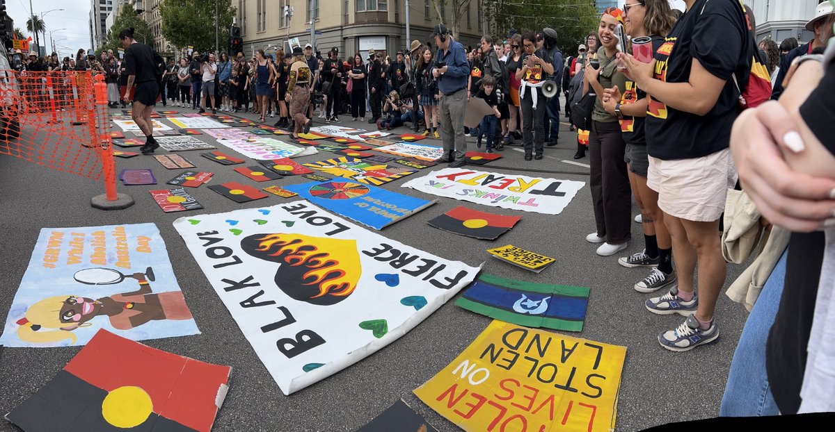 BernadetteMcP12's tweet photo. Crowds beginning to gather on this very solemn day #InvasionDay2023 #Naarm Melbourne
Also solidarity with #CloseDonDale nannas and mob https://t.co/bCgLSQ89QM