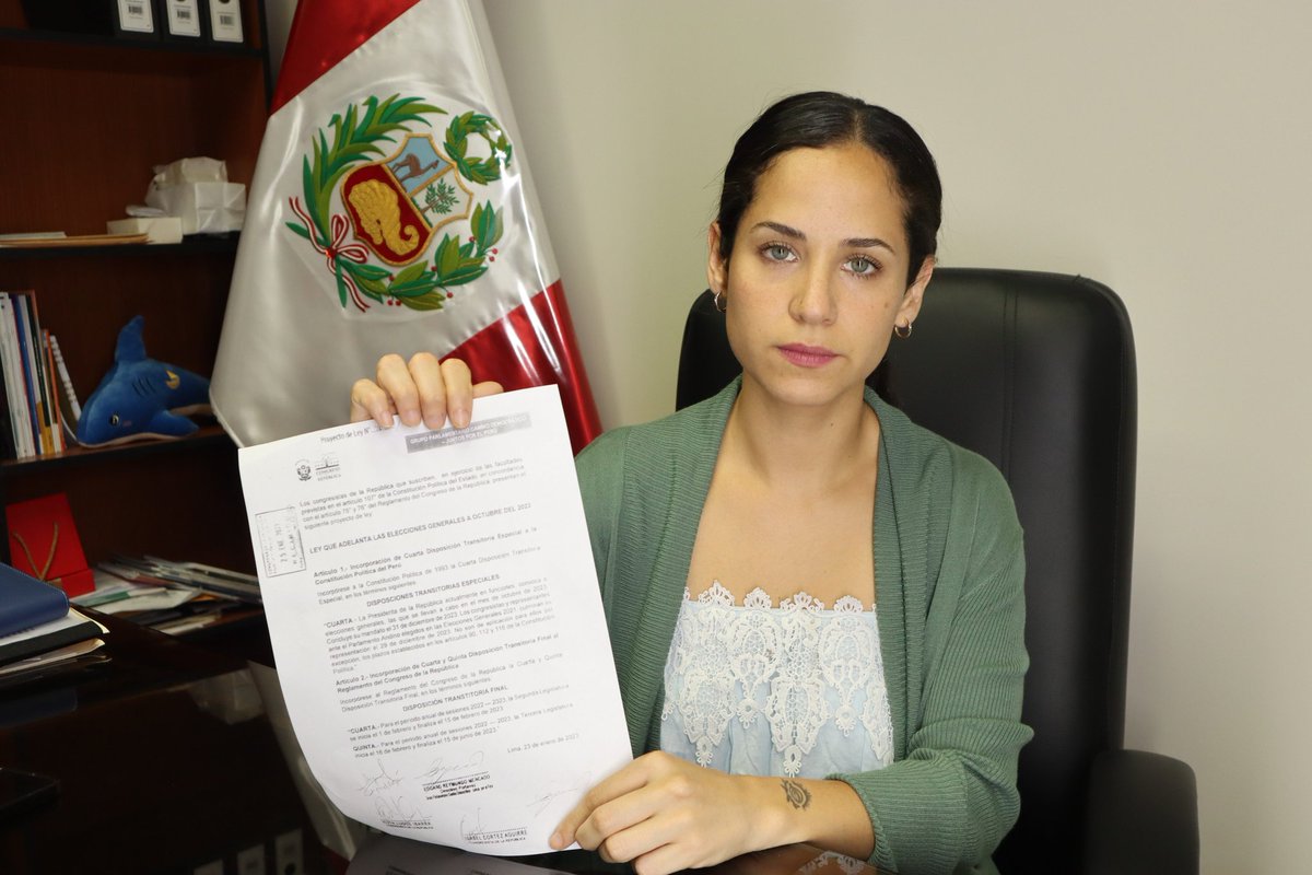 Sigrid Bazán tweet media
