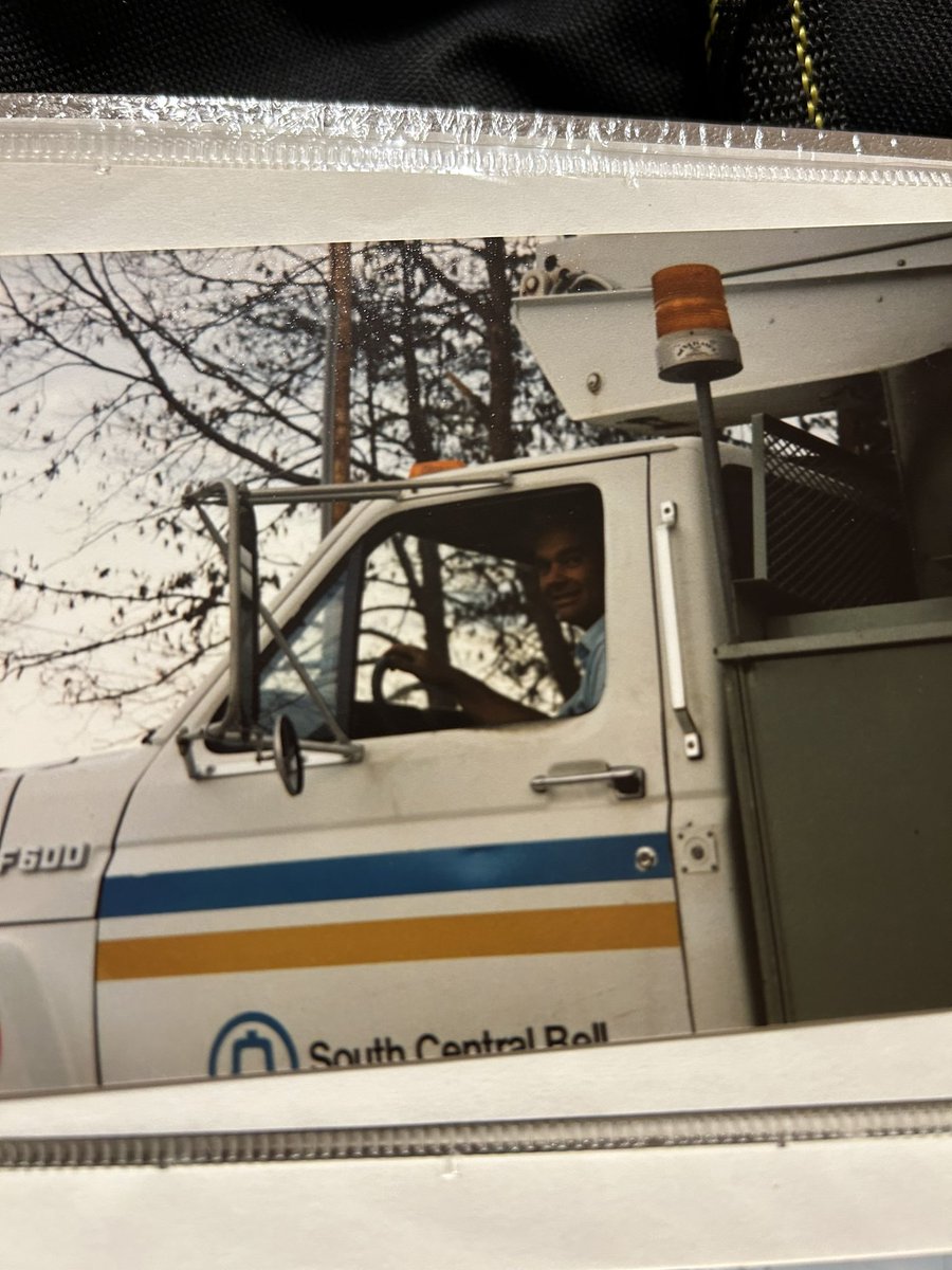 rscsydneyg's tweet photo. love getting to know the history of the company i work for from my grand father! lucky to have him and to work for an awesome company! 💙 #lifewithatt #ATT https://t.co/vNtUQvtDNd