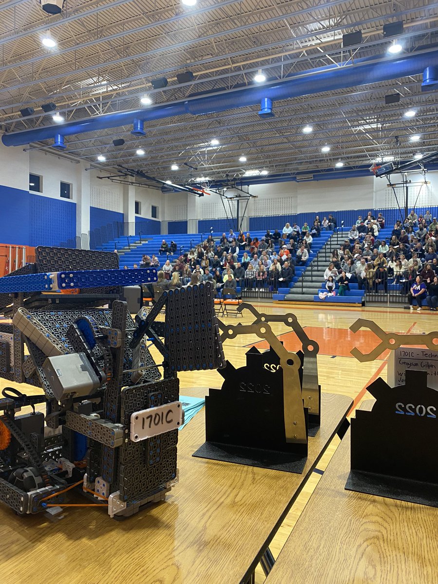 Tech_SideofRice's tweet photo. 6th grade parent night! Excited to meet my future students! #wmspride 🧡 https://t.co/lm0HMpWnEF