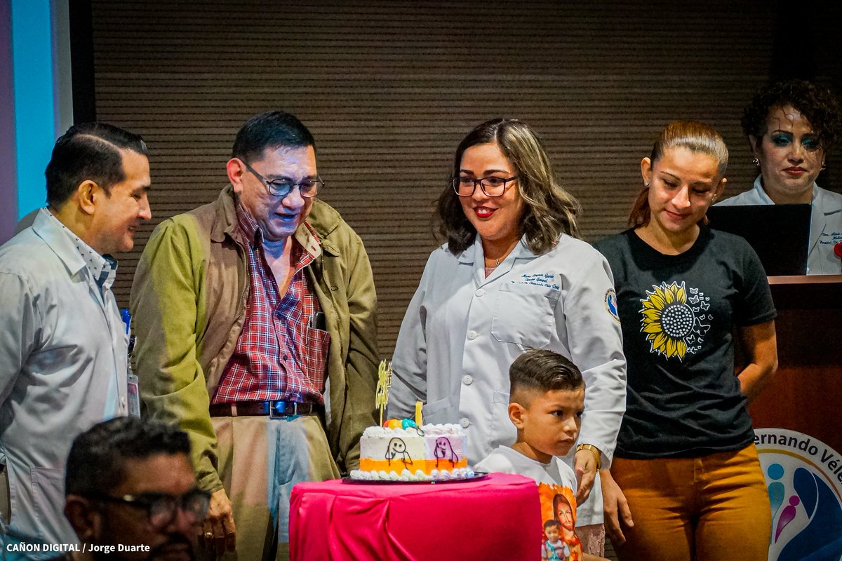 CanDigital2's tweet photo. Hospital Occidental Fernando Vélez Paiz celebra su quinto aniversario con un bonito acto donde participan médicos de las distintas especialidades.

#Nicaragua 
#MásVictoriasPuebloPresidente https://t.co/9cOAAQ6Jdh