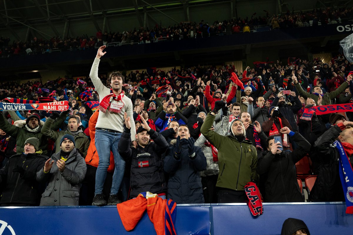 Osasuna's tweet photo. ❤️ La afición de #Osasuna no viene a El Sadar a ver los partidos, viene a jugarlos. https://t.co/5A0tYAWphG