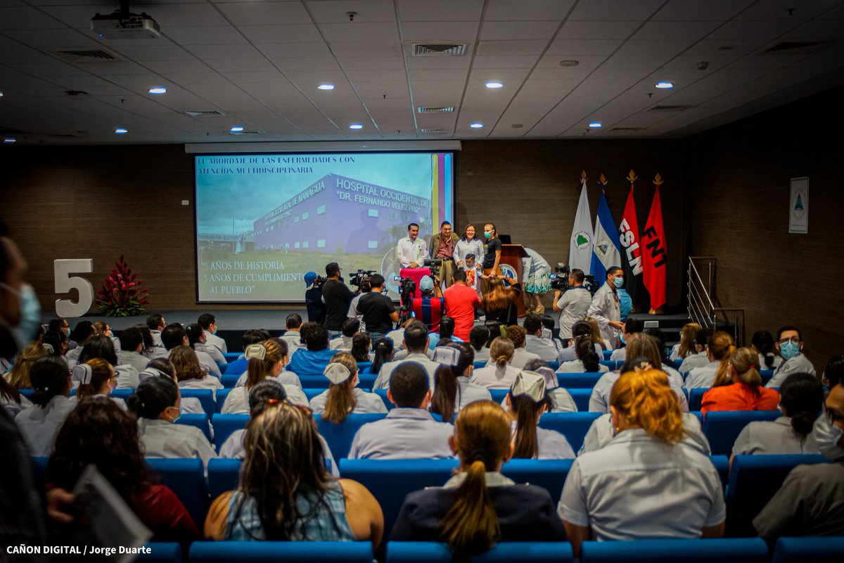 CanDigital2's tweet photo. Hospital Occidental Fernando Vélez Paiz celebra su quinto aniversario con un bonito acto donde participan médicos de las distintas especialidades.

#Nicaragua 
#MásVictoriasPuebloPresidente https://t.co/9cOAAQ6Jdh