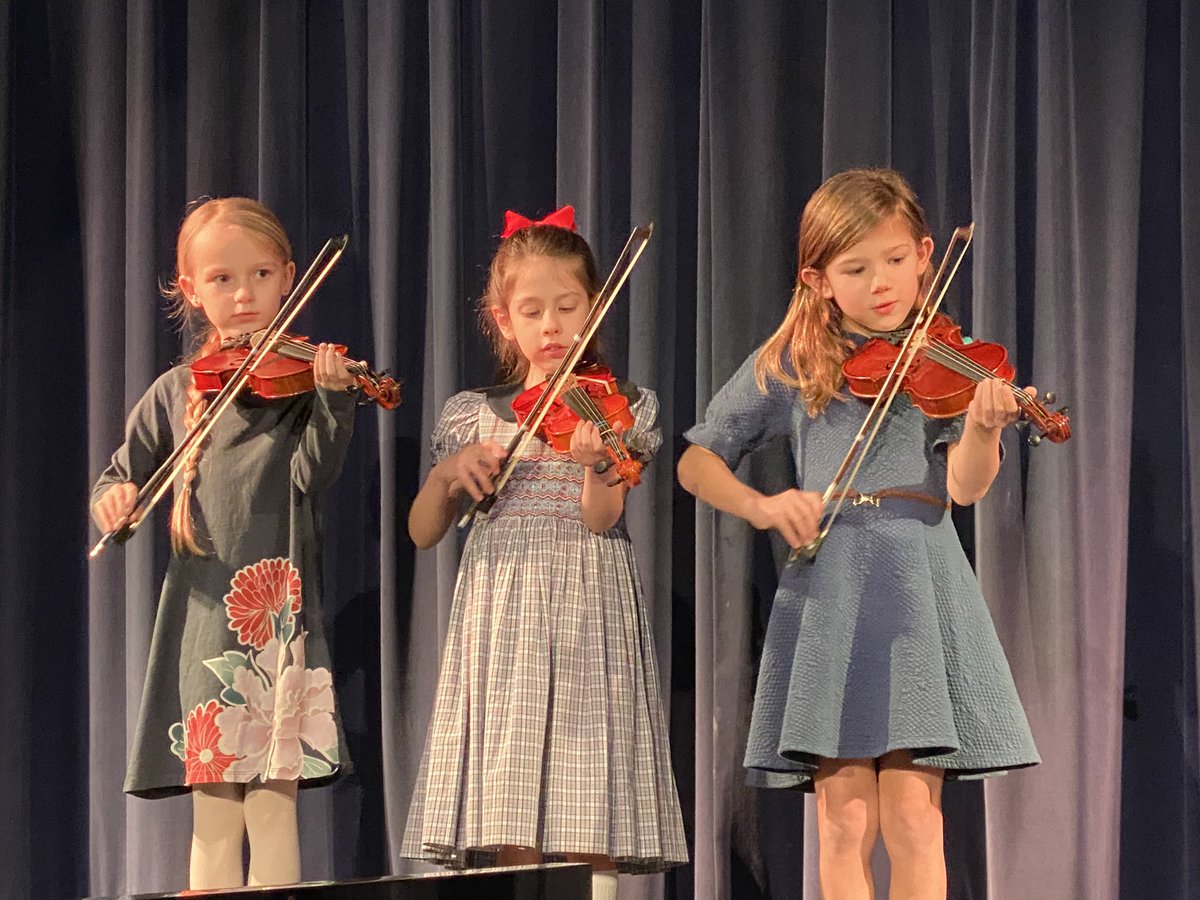 WCDS_Lower's tweet photo. Outstanding performances by WCDS School of Music students at tonight’s instrumental recital! From PreK to Upper School, all students shared their wonderful talents in piano and violin. 🎹 🎻 #WCDSArts #WCDSMusic https://t.co/eD8UlZSAbY