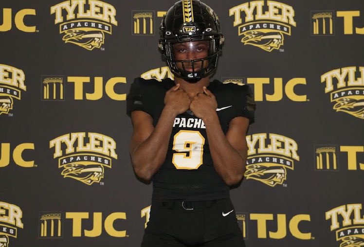 I’m excited to announce I’ve officially committed to play for <a href="/TJCFOOTBALL/">Tyler JC</a> <a href="/CoachDavis/">Michael Davis</a> @tjjacobson25