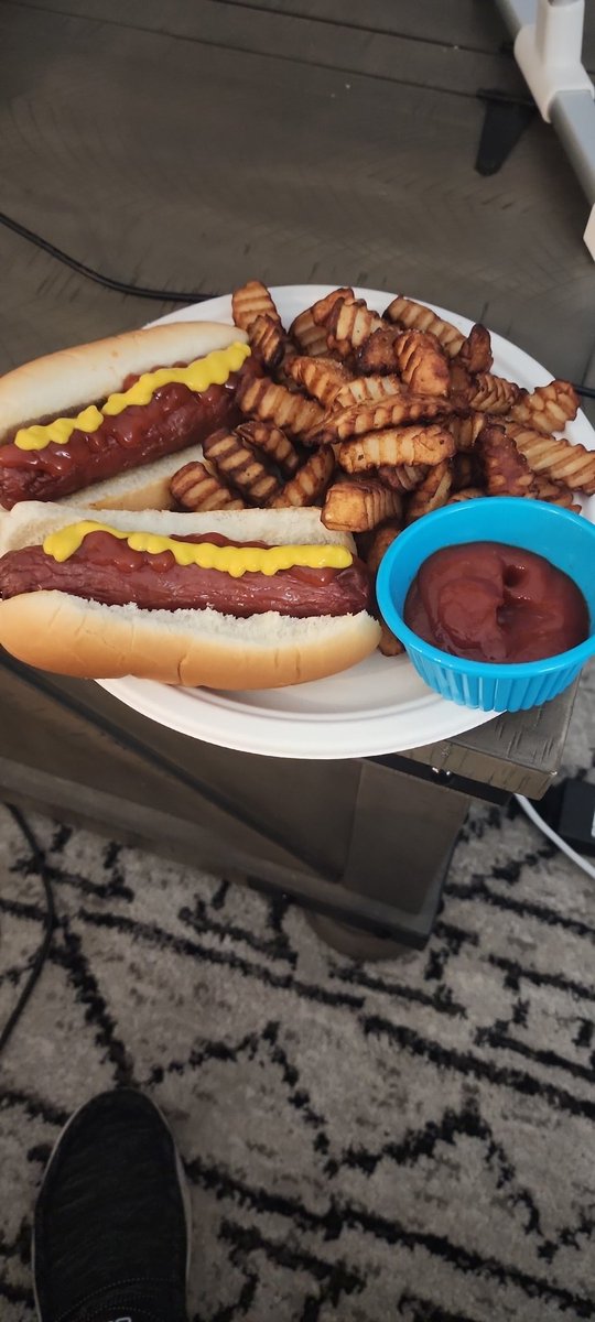 Hot dogs and French fries. Om-nom-nom! #TwitterSupperClub #StadiumFood #iubb