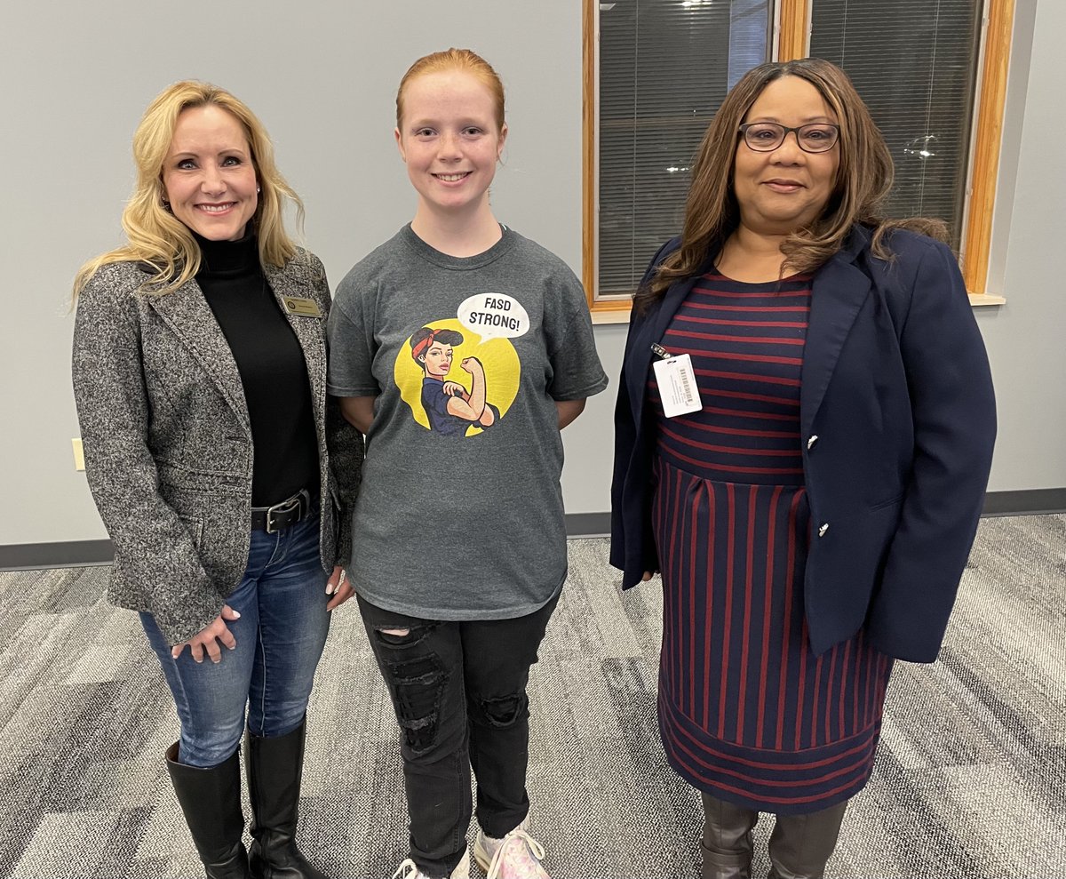 HSESchools's tweet photo. We love being able to highlight our students who are doing amazing things - and making our community a better place. Thank you to Brenna, who shared her story and is raising awareness on FASD.
WATCH -> https://t.co/1td0tZ59dY
#SnapshotsOfSuccess @HSEPrincipal @inalliance_pse https://t.co/Y7Vecla1Z3