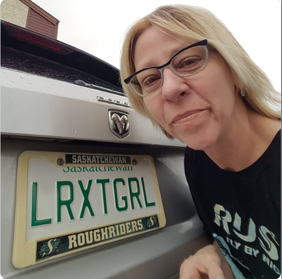 AliceLooknGlass's tweet photo. I don't always follow directions.☺️❤️👍🎸🎵
Birthday gift to myself a year and a half ago.
"I am a slave to that guitar", me. #LRXTGRL https://t.co/oUkGAEqi6b