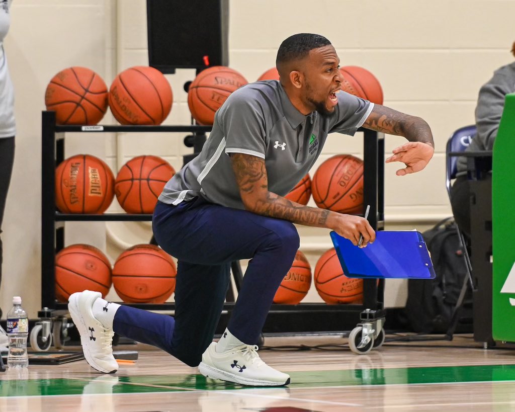 Delonté Joyce tweet media