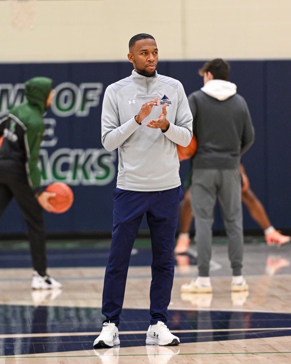 Delonté Joyce tweet media