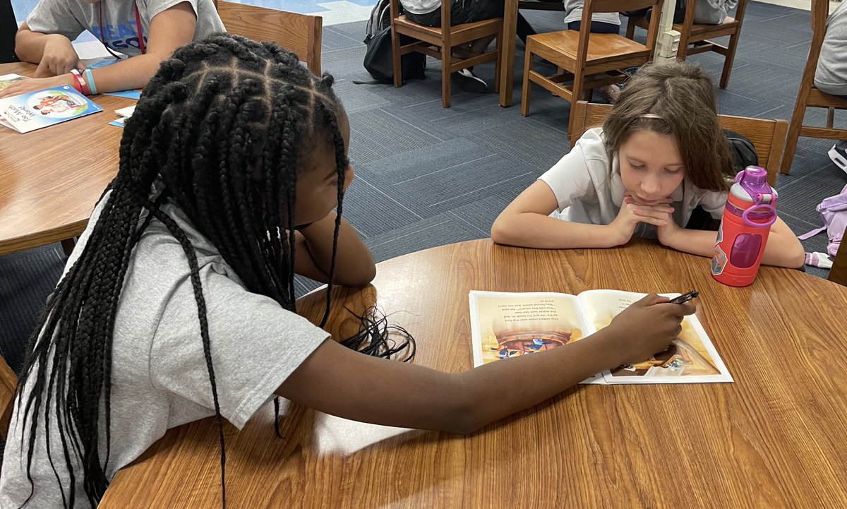 RothackerReads's tweet image. We love our “Read Squad” from Atlantic Tech. ⁦@CoconutCreekES⁩ ⁦@BCPS_ElemELA⁩ ⁦@VeroSclafani⁩