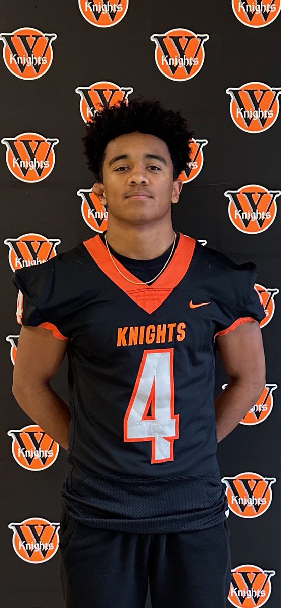 elijahmendoz9's tweet photo. I’m excited to announce my commitment to Wartburg College! Glad to have the opportunity to play football at the next level! @WartburgFB @winterc22 @Ant_Vela_ @CoachWheels16  @Bettftballcoach @BettStrength https://t.co/6pTp6sHxc3