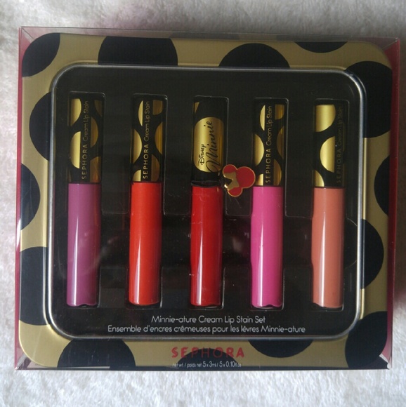 MissDiva87's tweet photo. So good I had to share! Check out all the items I'm loving on @Poshmarkapp #poshmark #fashion #style #shopmycloset #toofaced #sephora: https://t.co/GXVWGtH9nH https://t.co/8nn3xJBgfy