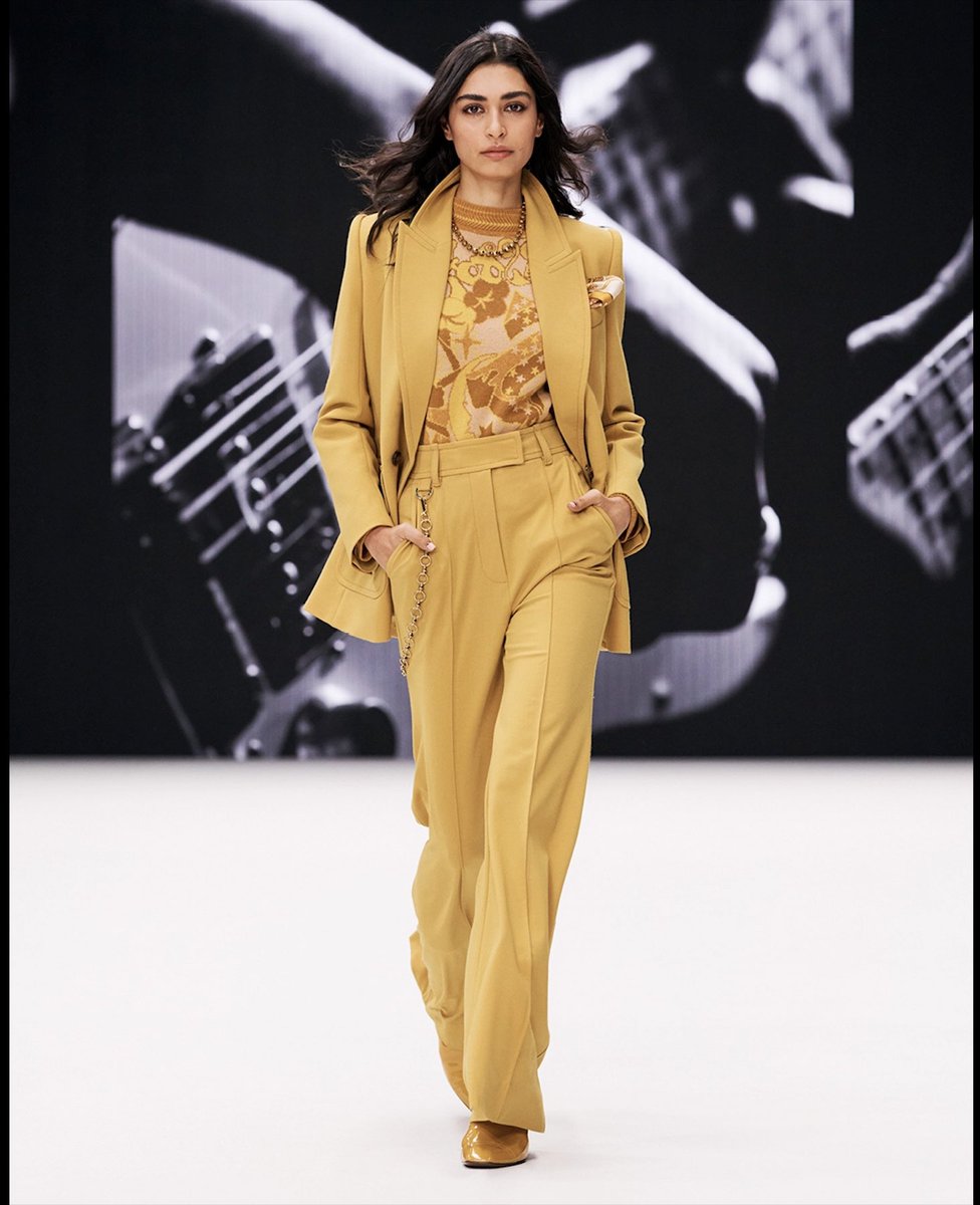 CasarseaCat's tweet image. Nou article a la web! Tria un look de convidada en color block🤍El color block és una eina clau a l'hora de vestir.Transmet dinamisme,energia, gust i creativitat. Descobreix en que consisteix el color block llegint el nostre article!✨#colorblock #casarseacatalunya