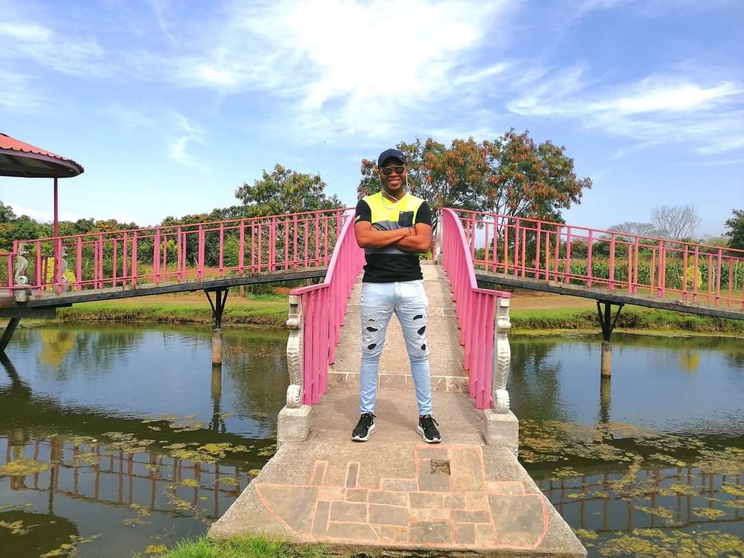 Jannyclotter07's tweet photo. @jannyclotter0729
Cómo no hacernos falta y extrañar la belleza natural de nuestro pueblos padeciese que fuece una fotógrafia artificial este agradable lugar queda entre #LaPaz y #Comayagua
https://t.co/Igjy19G9BE https://t.co/VFiFxwlSZ3