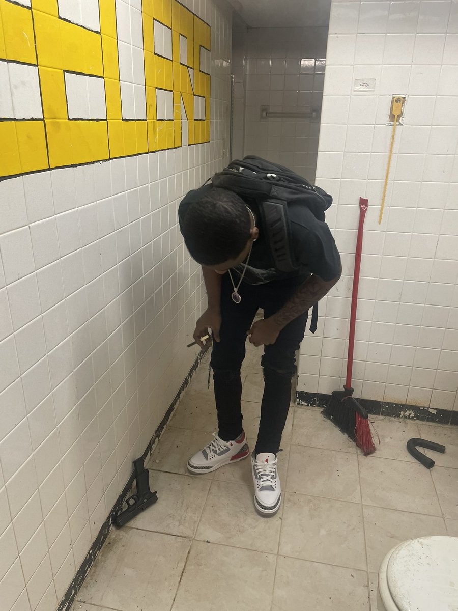 D1SMari_'s tweet photo. RISKTAKER®️❤️ #FREELORD https://t.co/4mHtrw6lCQ
