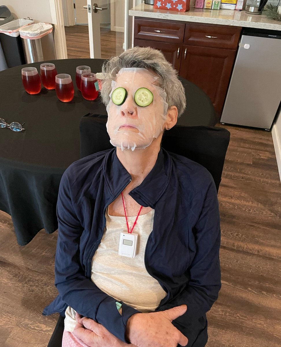 HHredlands's tweet photo. Some of our residents enjoyed a spa day! #seniorliving #goldenyears #spaday https://t.co/stQOKUz9aX