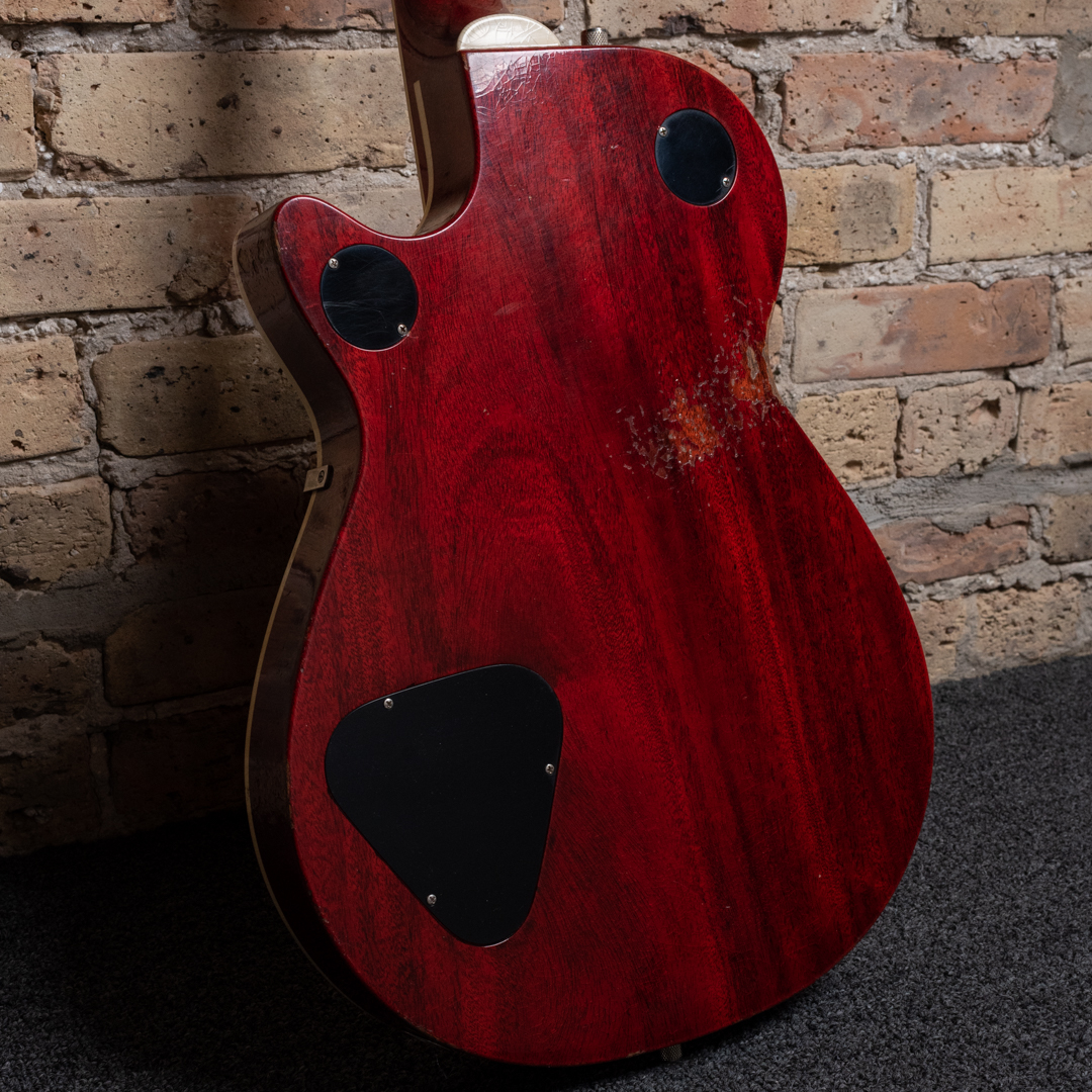 ChicagoMusicEx's tweet photo. Get your dream @GretschUSA at CME today! Straight out of the Gretsch Custom Shop this ‘57 Duo Jet model was master-built by Stephen Stern using mahogany sourced from a historic guitar manufacturer in Michigan! https://t.co/cZ7IBRnzcG #GretschGuitars #Gretsch #StephenStern https://t.co/SiH9th6Ss2