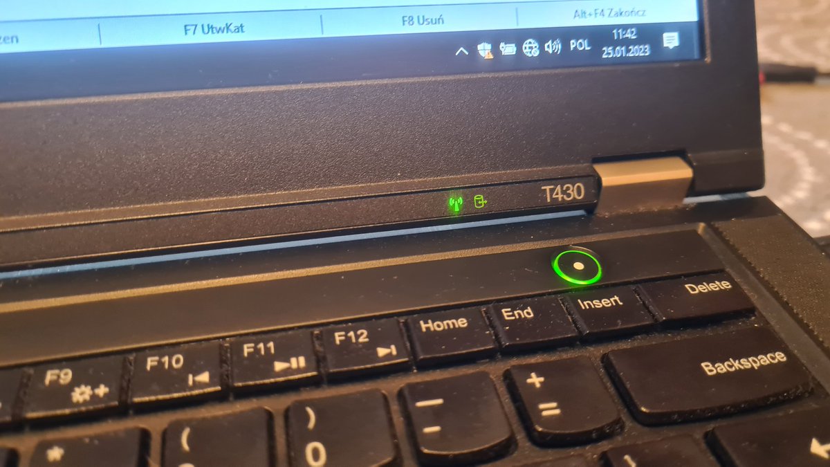 Pogotowie_IT's tweet photo. Dziś trafił do mnie #Lenovo #ThinkPad #T430
Padnięty dysk SSD.
Dane udało się odzyskać.
Ta seria biznesowa to niezniszczalny sprzęt https://t.co/EdEG2waiZ5
