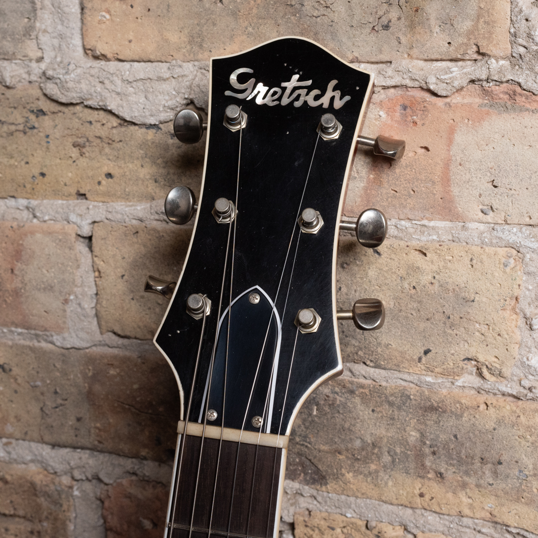 ChicagoMusicEx's tweet photo. Get your dream @GretschUSA at CME today! Straight out of the Gretsch Custom Shop this ‘57 Duo Jet model was master-built by Stephen Stern using mahogany sourced from a historic guitar manufacturer in Michigan! https://t.co/cZ7IBRnzcG #GretschGuitars #Gretsch #StephenStern https://t.co/SiH9th6Ss2