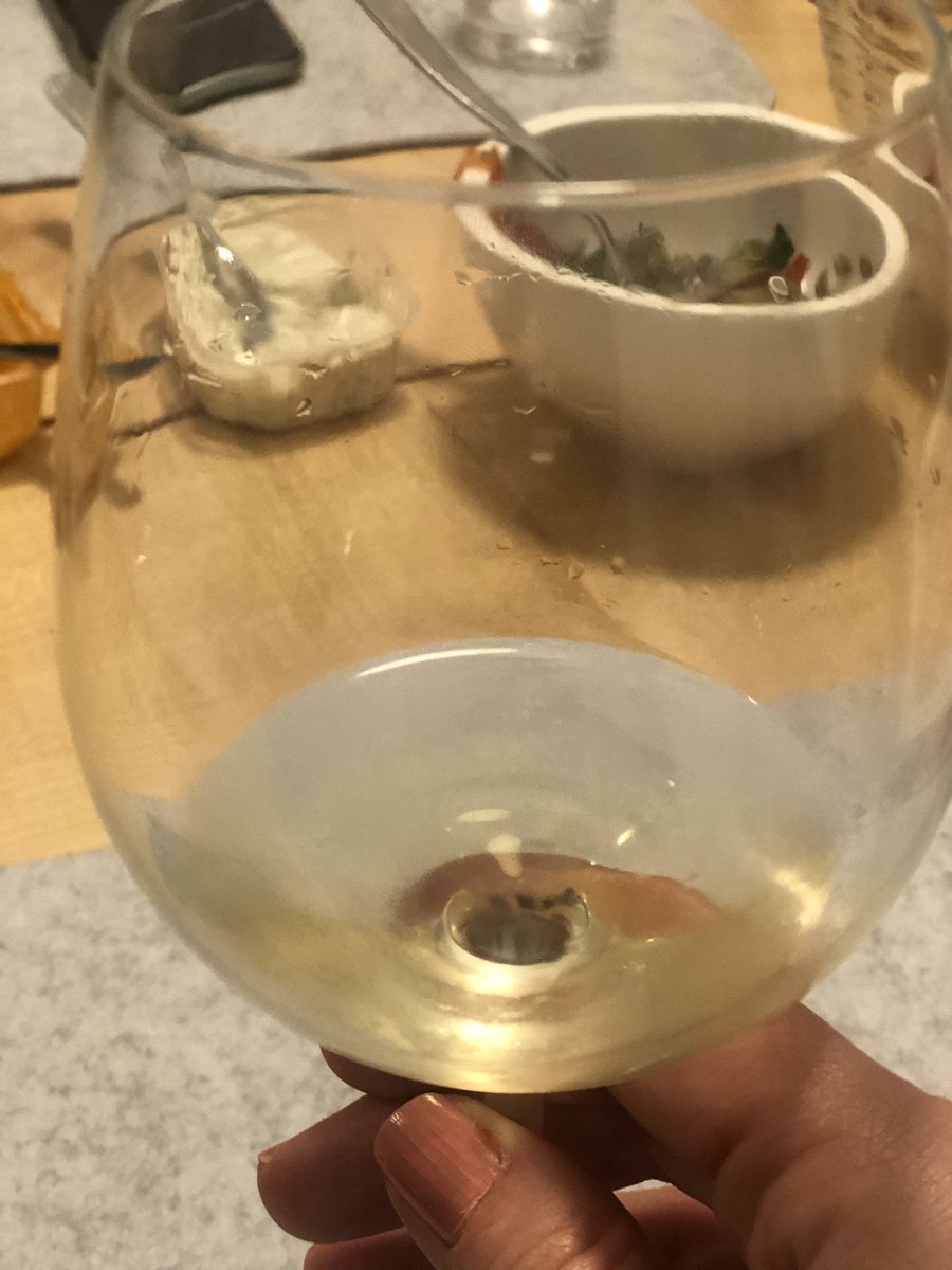 Julia Ebell tweet media