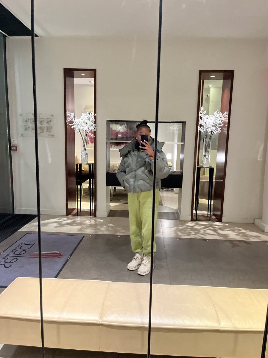 NAETHEDESIGNR's tweet photo. This jacket is most probably the best thing I’ve made in my life. The design and coziness >>>> https://t.co/wGeBthDBMc