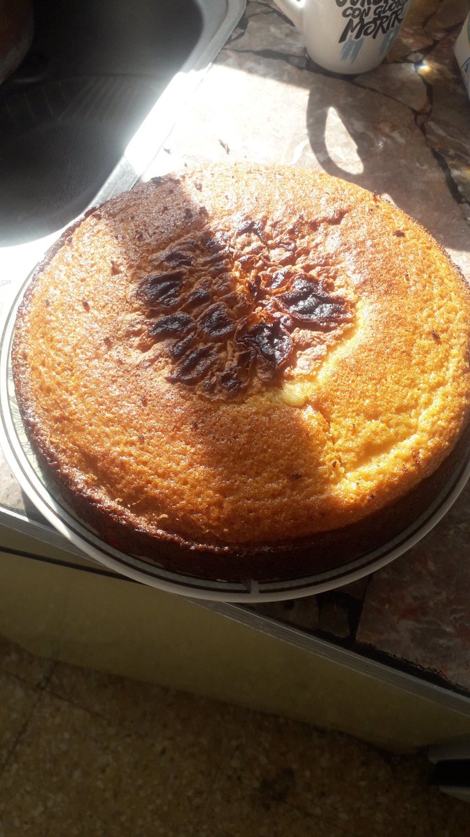 aquikhe's tweet photo. Sólo a mí se me ocurre prender em horno con 33° y re calentar la casa 🤣 https://t.co/iXYkYJqfad