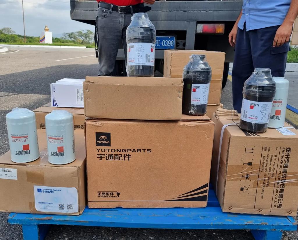 payvoficial's tweet photo. Desde #PAYV S.A, estamos comprometidos en dar respuesta oportuna al pueblo Venezolano. Por ello, le hicimos entrega de insumos y repuestos al Ministerio de Energía Eléctrica @mppeevzla para el mantenimiento preventivo y correctivo de sus unidades
@rvaraguayan @TransporteGobVe https://t.co/c90v93v83U
