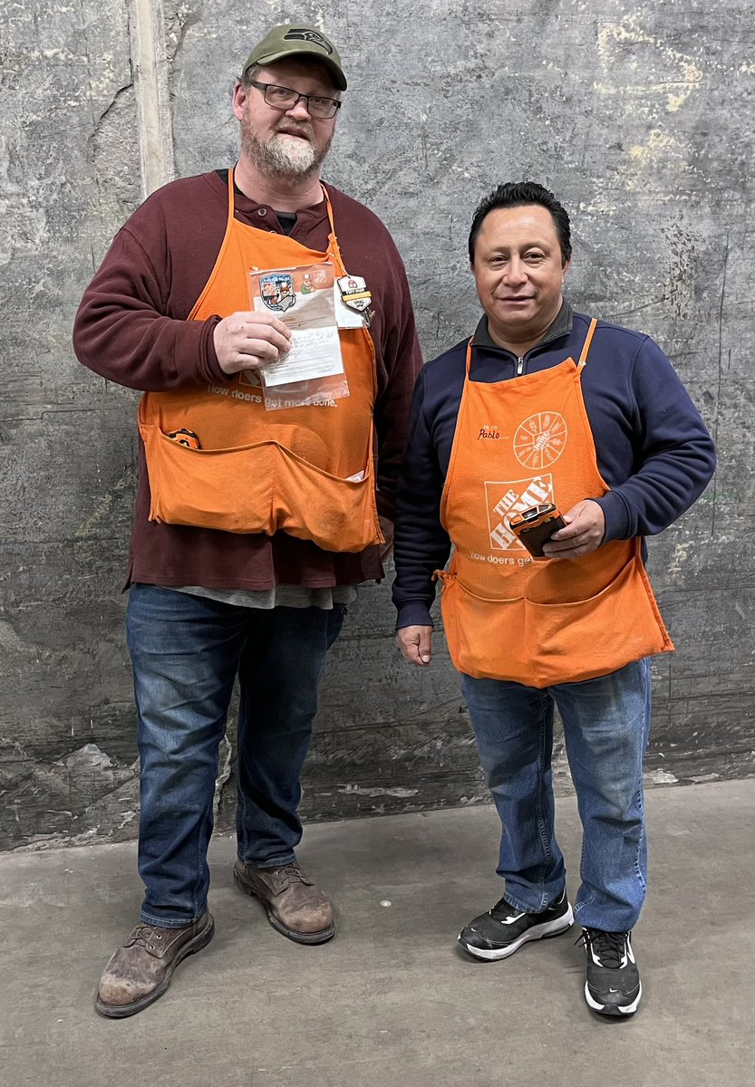 risakea's tweet image. Dave doing great job as OFA @8445! Thank you for all you do🎉🤙🏾