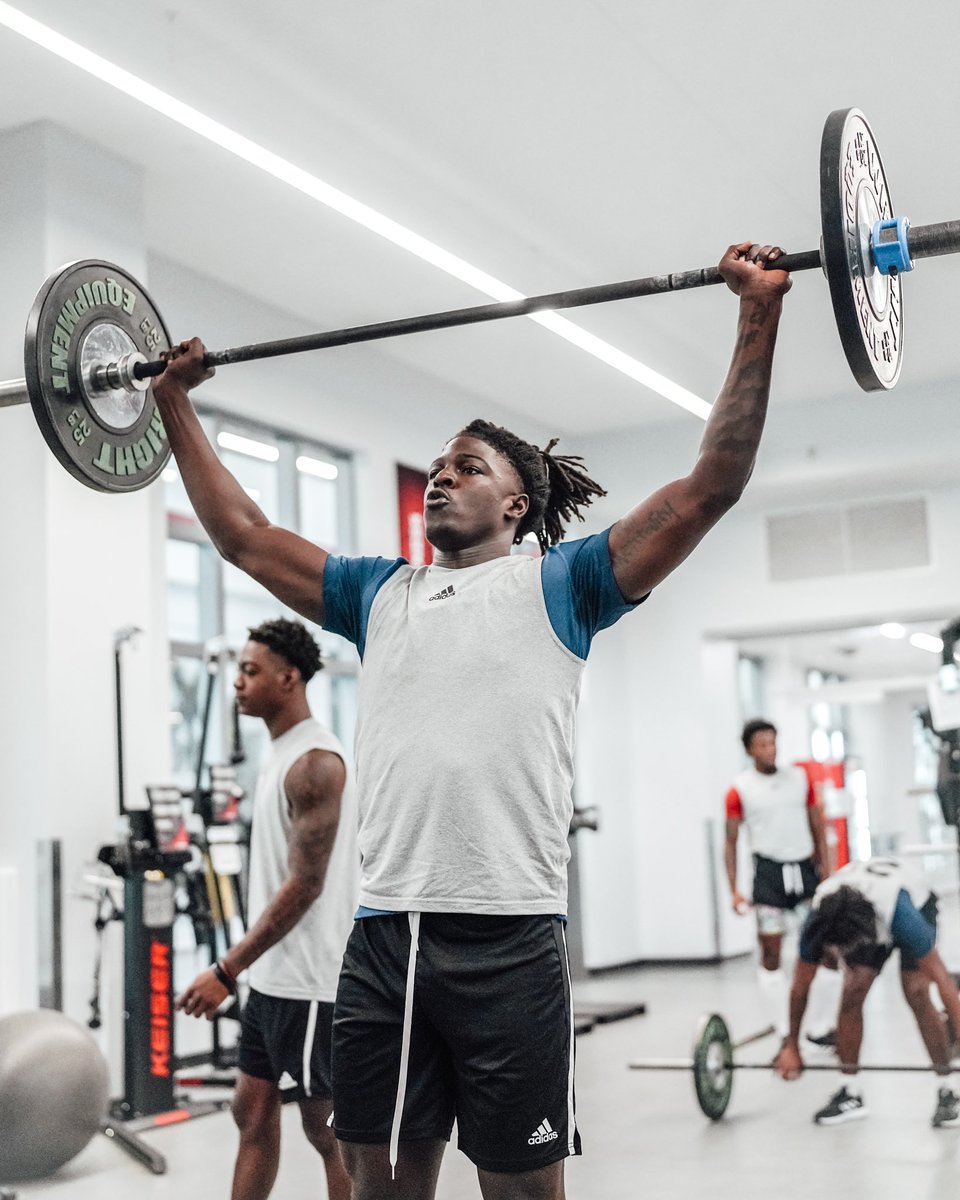 FAUFootball's tweet image. Greatness begins in the lab 🧪 

#WinningInParadise #Plus2