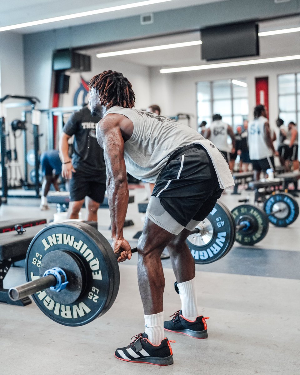 FAUFootball's tweet image. Greatness begins in the lab 🧪 

#WinningInParadise #Plus2