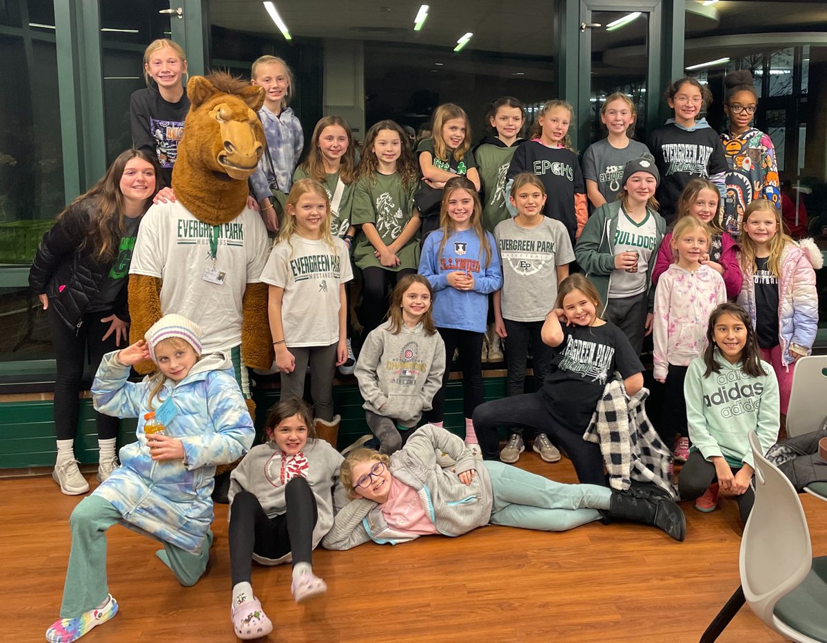 Epchs231's tweet photo. FUTURE MUSTANG NEWS: The latest edition is hot off the press!
@EPSD124 @MHRedeemer @sjfschool @QueenOfMartyrs
#FutureMustangs #GoToEP #EvergreenPark
πhttps://t.co/T7EtWK6P5H https://t.co/jyDzh5niiv