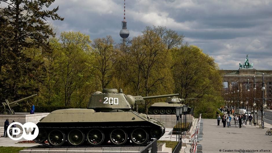 The last time Germany sent tanks to attack Russia, the Russian tanks rolled into Berlin.

Even today Soviet tanks stands still in front of the German Parliament.