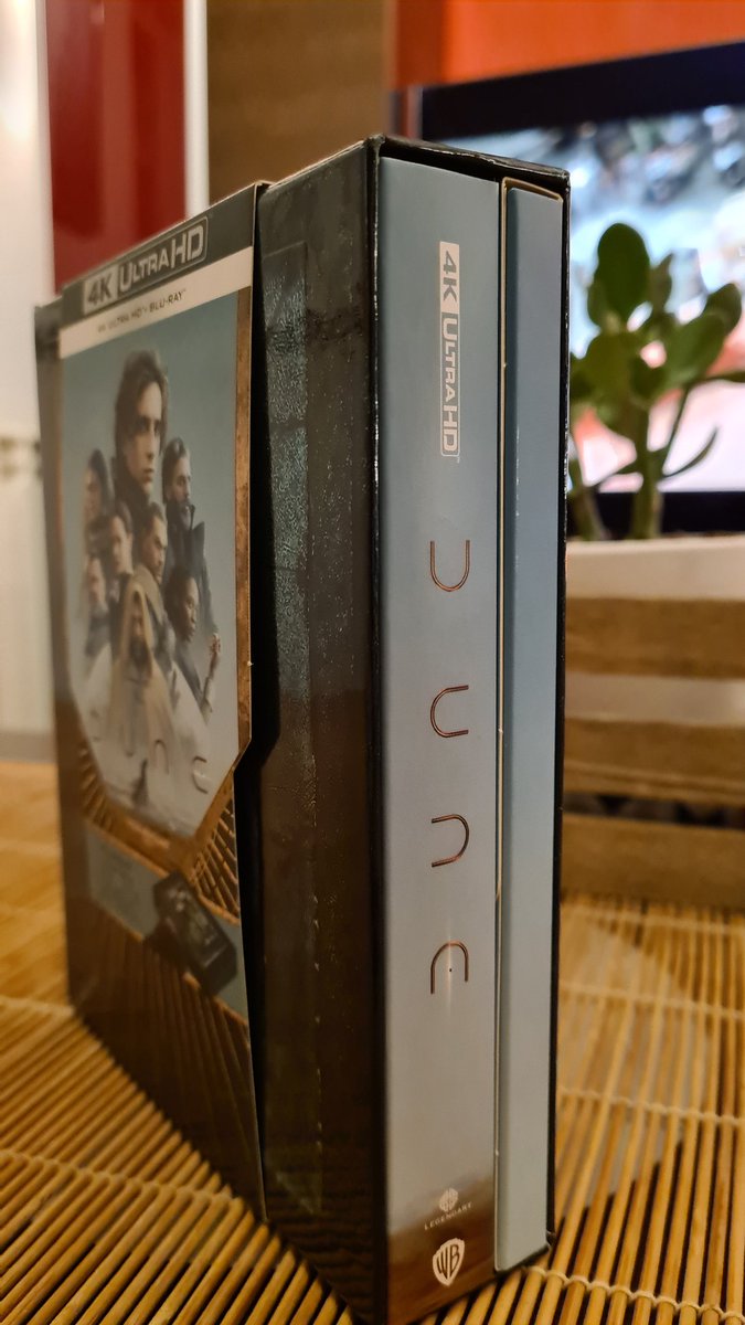 VictordeElera's tweet photo. Dune de #DenisVilleneuve Edición limitada de #Amazon Italia. #Dune #4kultrahd #bluray #digibook @Legendary @WarnerBrosSpain Más fotos ⬇️⬇️ https://t.co/ODH6WcU3UG